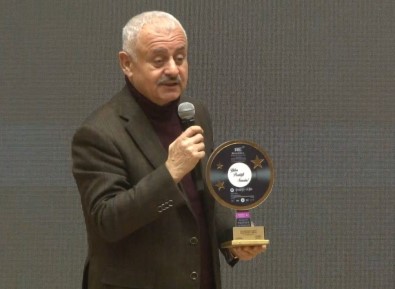 RADEV Arti Ödülleri Töreninde TGRT FM'e Ve TGRT Haber'e Ödül