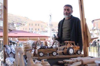 Emekli Olduktan Sonra Kendi Atölyesini Kurup Çocukluk Hayalini Gerçeklestirdi