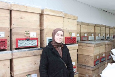 Sinop'ta Genç Aricilara Ekipman Destegi