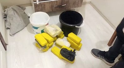 Uyusturucu Madde Operasyonunda 15 Kilogram Eroin Ile Geçirildi