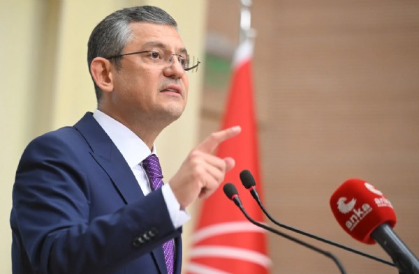 Özgür Özel’i yerel seçim paniği sardı! Kapı kapı geziyor: Önce İYİ Parti şimdi DEM!