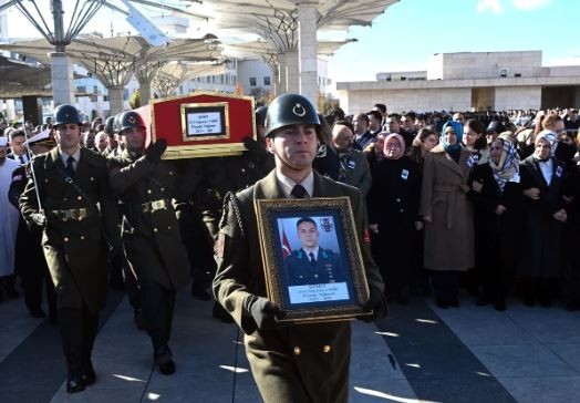 CHP Genel Başkanı Özgür Özel'e şehit cenazesinde tepki