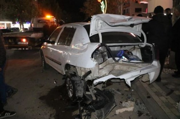 Afyonkarahisar’da zincirleme kaza! Olay yeri sinema çıkışına döndü...