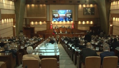 Istanbul'da Mezarlik Hizmetlerine Yüzde 54.15 Oraninda Zam Yapildi