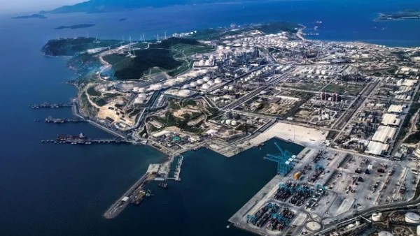 Kartlar yeniden dağıtılacak! Bakan Uraloğlu ticaretin eksenini değiştirecek projeleri açıkladı