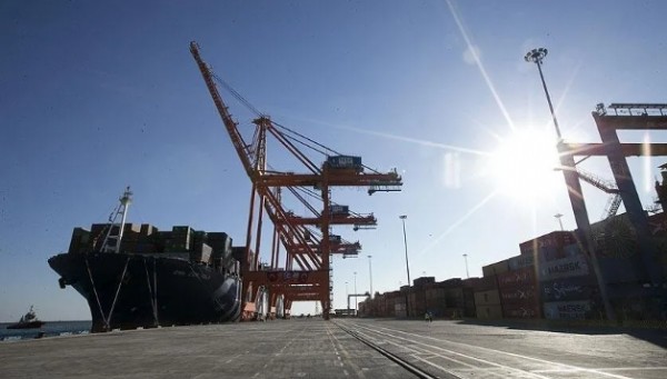 Kartlar yeniden dağıtılacak! Bakan Uraloğlu ticaretin eksenini değiştirecek projeleri açıkladı