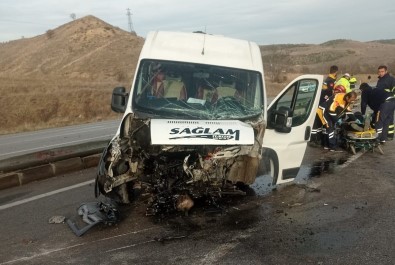 Amasya'da Zincirleme Kaza Açiklamasi 5'I Ögrenci 7 Yarali