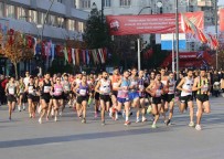 Gazi Yari Maratonu Için Bazi Yollar Trafige Kapaniyor
