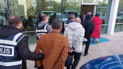 Samsun'da 53 Kisiyi Internet Üzerinden Dolandiran 6 Kisi Tutuklandi