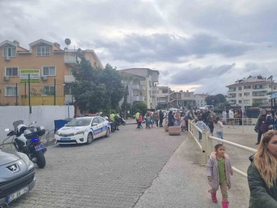 Trafik Polislerinden Okul Çikislarinda Denetimler Devam Ediyor