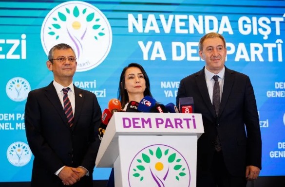 Özgür Özel’in yol arkadaşlarından küstah çağrı: Kürsüden teröristbaşı Öcalan'a selam gönderdiler!