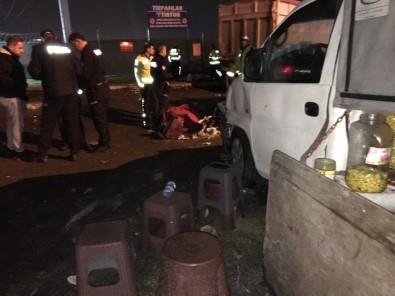 Tir, Köfte Yiyen Müsterilerin Arasina Daldi Açiklamasi 5 Yarali