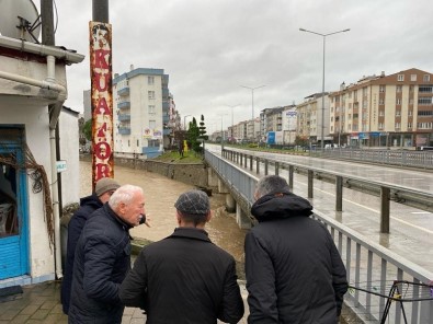 Vali Ilhami Aktas, Taskin Olan Yerlerde Incelemelerde Bulundu