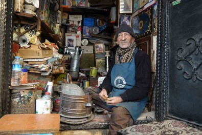 85 Yasindaki Usta, 65 Yildir Isini Askla Yapiyor