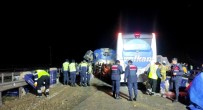 Eyüpsultan'da Yolcu Otobüsü Ile Tir Çarpisti Açiklamasi 1 Ölü, 31 Yarali