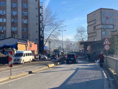 Fevkani Köprüsü'nün Yikim Çalismalari Sürüyor