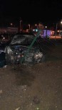 Yalova'da Otomobil Hafif Ticari Araçla Çarpisti Açiklamasi 4 Yarali