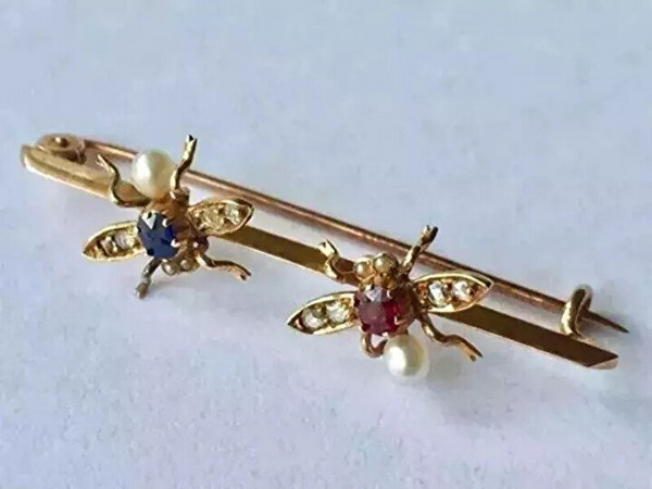 Çöpün içinden servet çıktı: İki yıl boyunca poşette bekletti değerini öğrenince hayatının şokunu yaşadı