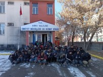 Agri'da Tirda 85 Kaçak Göçmen Yakalandi