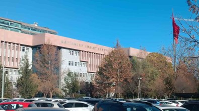 Gazeteci Özkiliç'a Silahli Saldiri Davasinda Karar Açiklandi