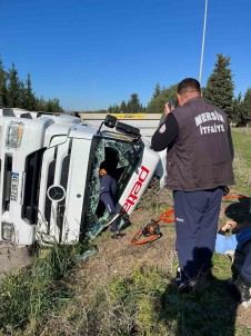 Tarsus'ta Tir Devrildi Açiklamasi 1 Yarali