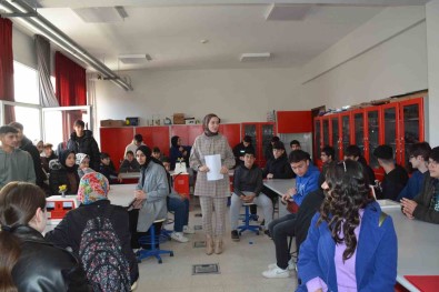 YKS Öncesi Gelecekte Gidecekleri Bölümleri Gezdiler