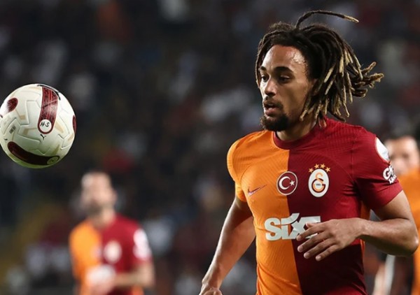 Galatasaray'a dev teklif! Sacha Boey Premier Lig yolcusu