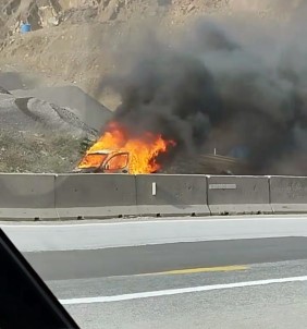 D-650'De Alev Topuna Dönen Araç Kullanilamaz Hale Geldi