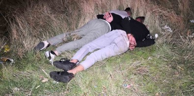 'Dur' Ihtarina Uymayip Kaçti, Yakalanacagini Anlayinca Gaza Basip Polis Memuruna Çarpti