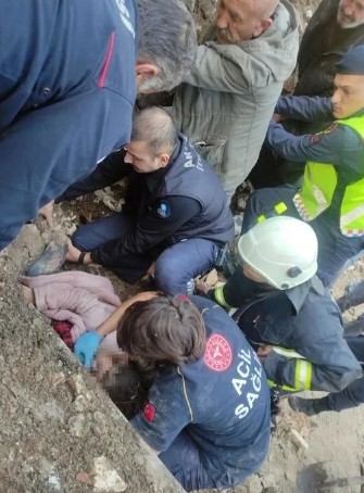 Antalya’daki korkunç ölüm: 7 yaşındaki Mihriban göçük altında kaldı!