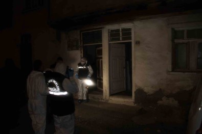 Çankiri'da Kan Donduran Cinayet Açiklamasi Babasini Öldürüp Sobada Yakti