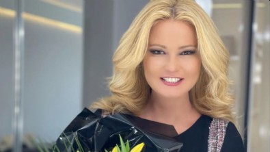 Canlı yayında yeni yaşı kutlandı