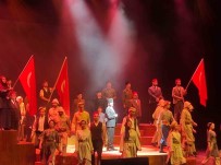 Milli Egitim Bakanliginin Düzenledigi 'Cumhuriyete Dogru' Tiyatro Oyunu Sahnelendi