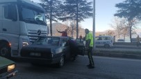 Tir Otomobile Çarpti, Sans Eseri Yaralanan Olmadi