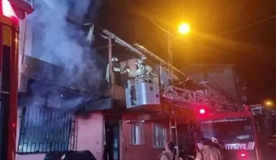 Beykoz'da iki katlı binada yangın