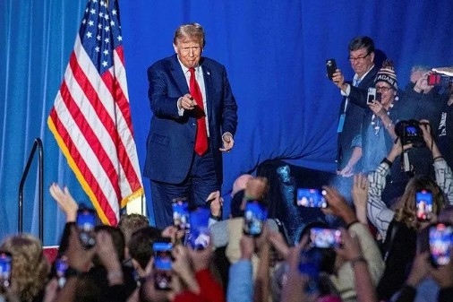 Trump’a yargı darbesi: 2024 seçimlerine katılamayacak