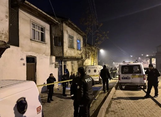 Babasını öldürüp sobada yaktı! Türkiye bu vahşeti konuşuyor!