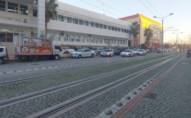 Bosanma Davasini Kazaninca Sevinçten Lokma Dagitti