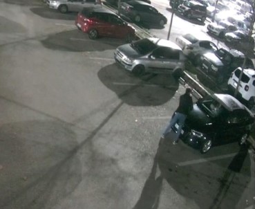 Eline Tas Aldi, 35 Aracin Camini Böyle Kirdi