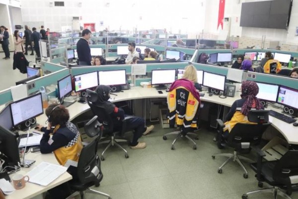 İzmir'de 112'ye gelen çağrılar pes dedirtti! 'Bana büyü yapıldı'