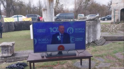 Borsa Istanbul'un 150. Yil Gongu, Kütahya'daki Aizanoi Antik Kenti'nde Çaldi