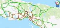 İstanbul trafiği kilitlendi: Harita kıpkırmızı! Yoğunluk yüzde 85'i aştı