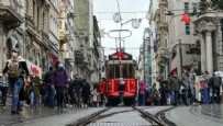 İstiklal Caddesi hanutçularına operasyon: 68 gözaltı