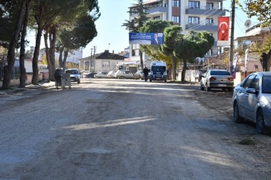 Manisa Büyüksehir Belediyesi Demirci'de Prestij Cadde Çalismalarina Basladi