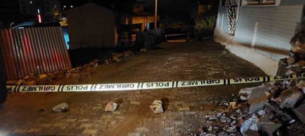 Milas'ta korkutan toprak kayması