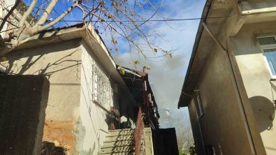 5 Çocugu Ile Alevler Arasindan Çikti