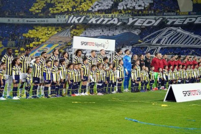 Kadiköy'de 13.5 Milyar TL'lik Derbi