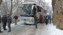Tunceli'de Kayganlasan Yolda Kaza Açiklamasi 3 Yarali Haberi