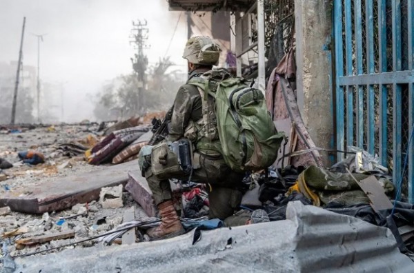 Vahşetin böylesi görülmedi: Katil İsrail ordusu Filistinlilerin cansız bedenlerini buldozerle ezdi!