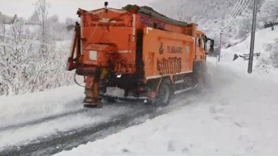 Artvin'de Etkili Olan Kar Yagisi Ve Heyelan Nedeniyle 63 Köy Yolu Ulasima Kapandi